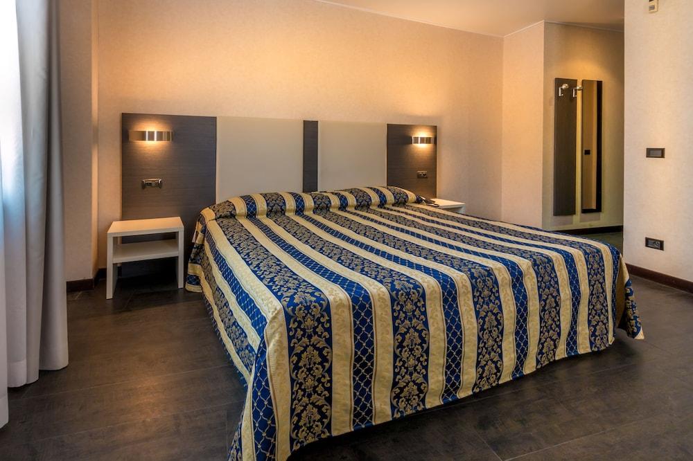 Alfred Hotels Monaco - Ex Forum - Hotel Renove 보솔레이 외부 사진